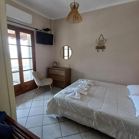 Apartman Eleana And *