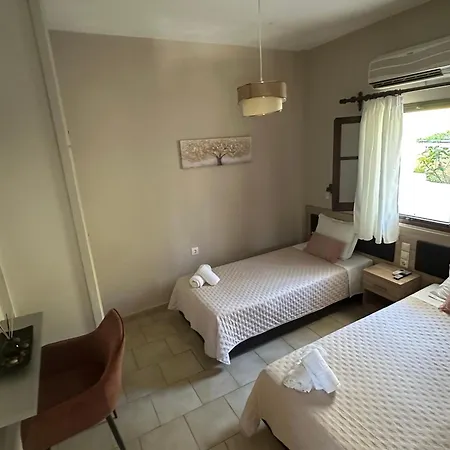 Apartman Eleana And *