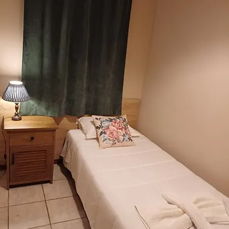 Eleana And 圣佐治欧斯帕贡